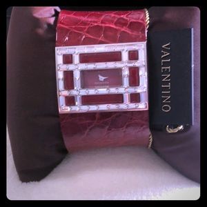 💯Auth STUNNING VALENTINO WATCH SWAROVSKI STONES